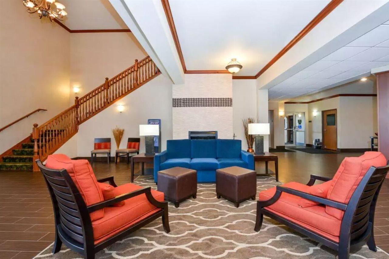 Comfort Inn & Suites Madison North Deforest Exteriör bild