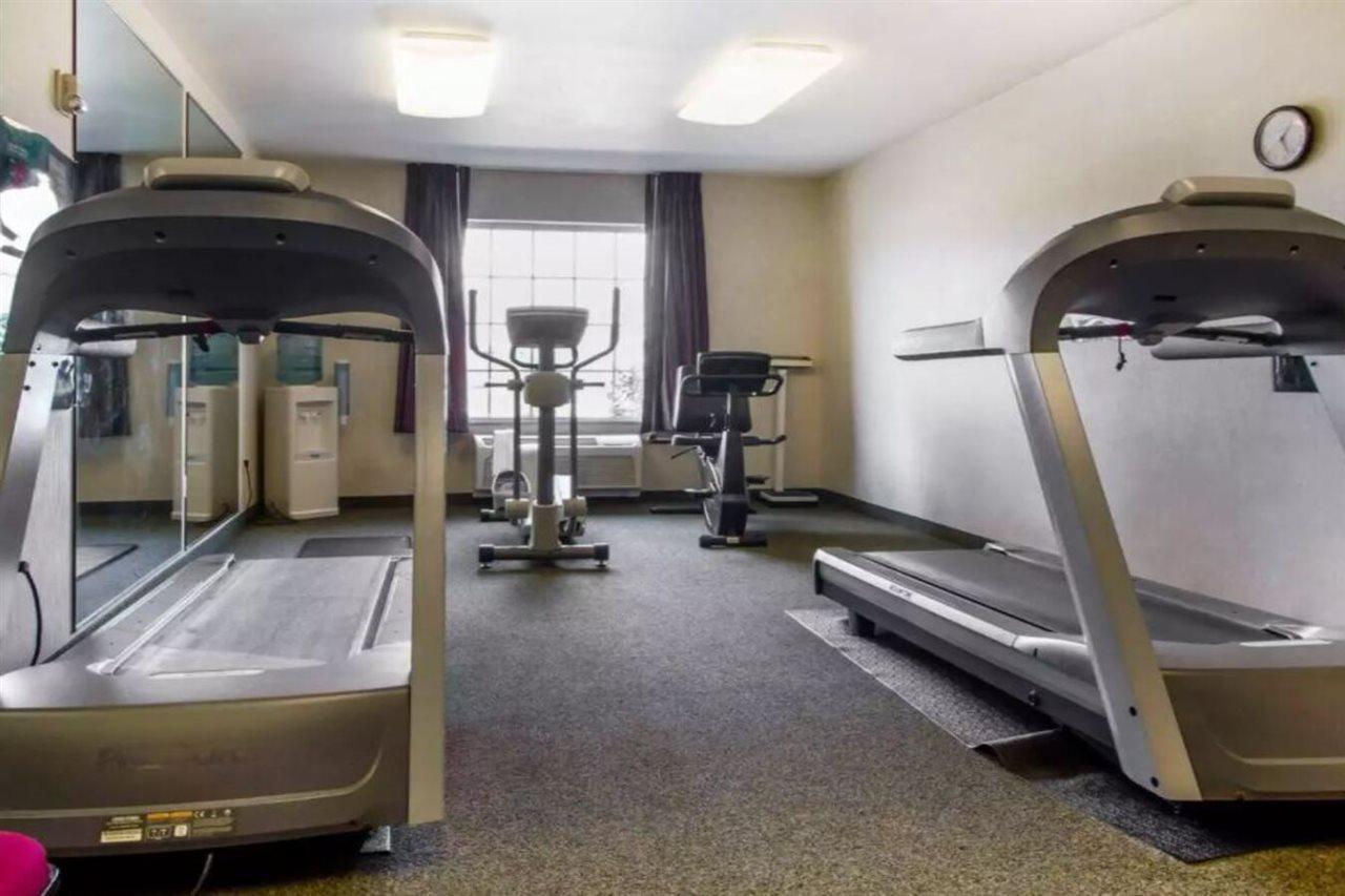 Comfort Inn & Suites Madison North Deforest Exteriör bild