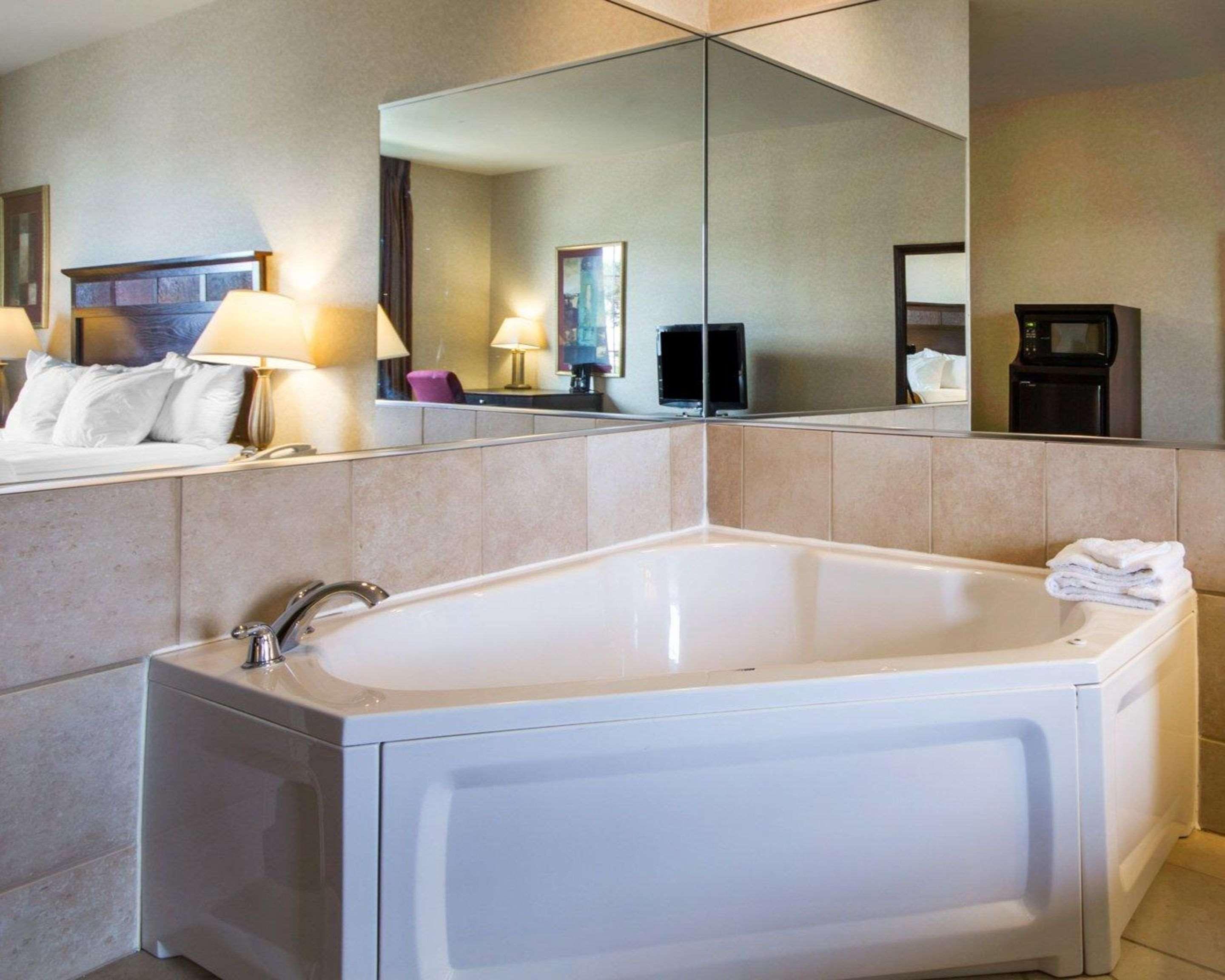 Comfort Inn & Suites Madison North Deforest Exteriör bild