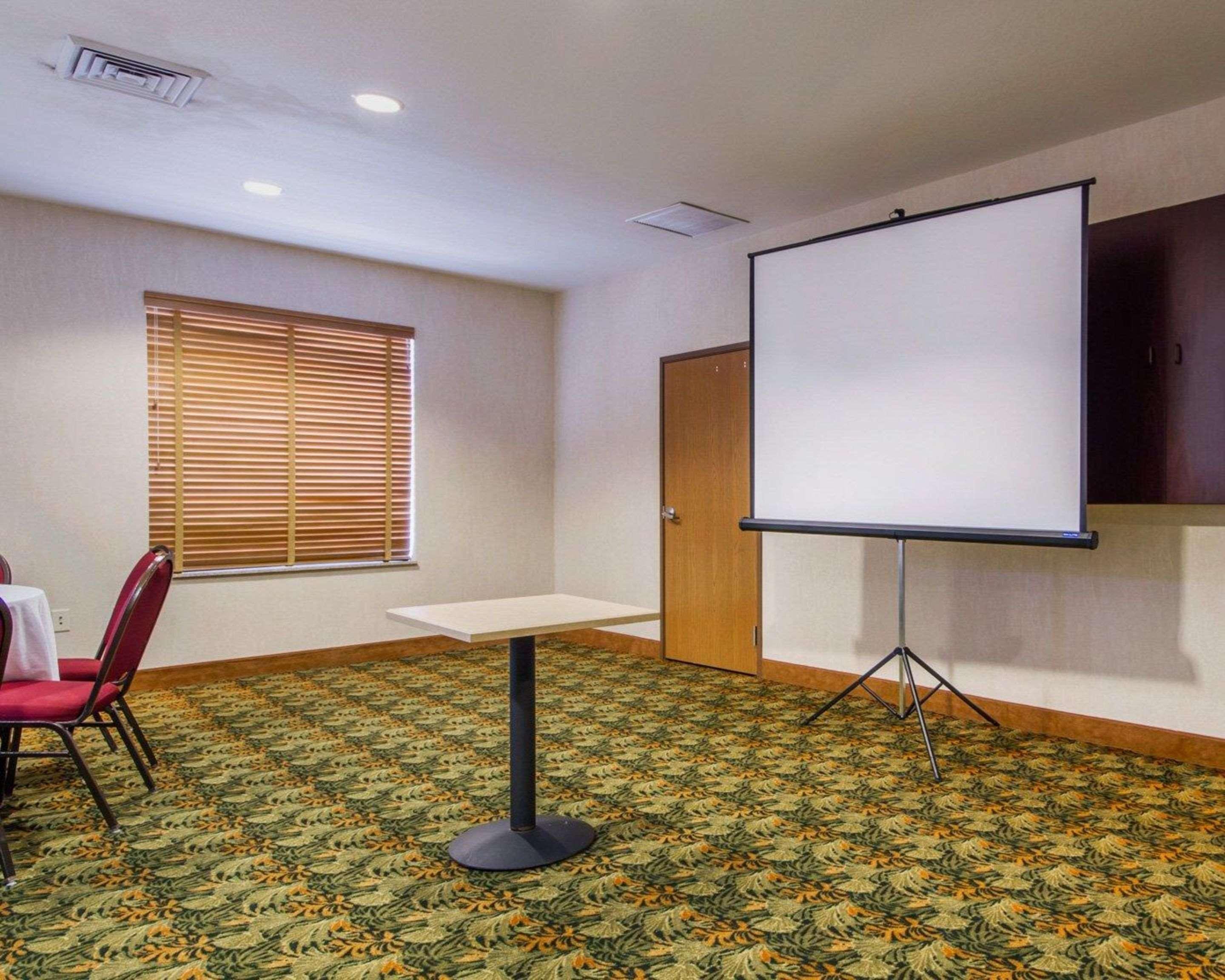 Comfort Inn & Suites Madison North Deforest Exteriör bild