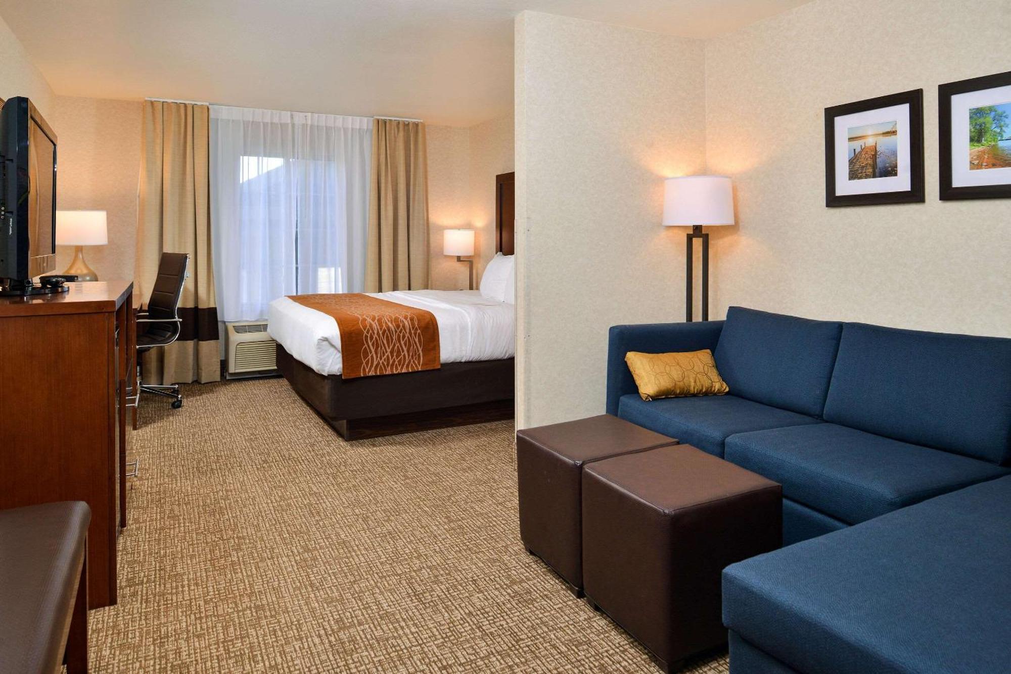 Comfort Inn & Suites Madison North Deforest Exteriör bild