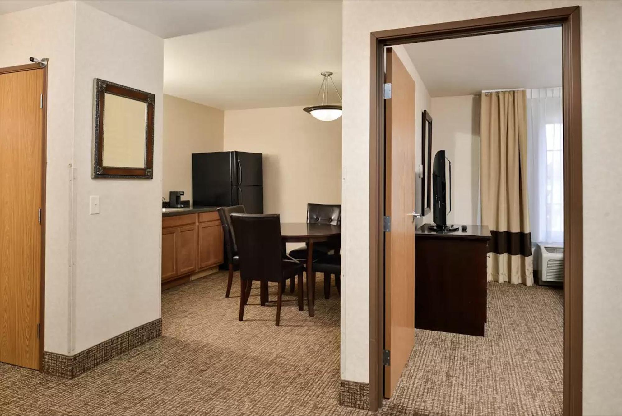 Comfort Inn & Suites Madison North Deforest Exteriör bild