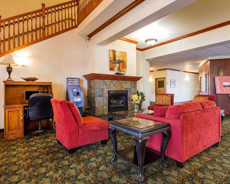Comfort Inn & Suites Madison North Deforest Exteriör bild